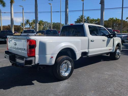 2023 Ford F-450 Lariat