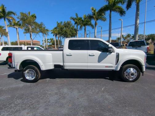 2023 Ford F-450 Lariat
