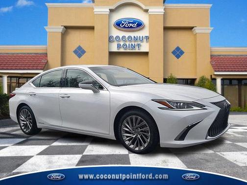 2019 Lexus ES 300h Luxury
