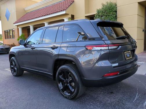 2024 Jeep Grand Cherokee Altitude