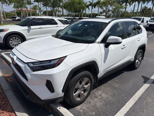 Ice Cap 2023 Toyota RAV4 XLE