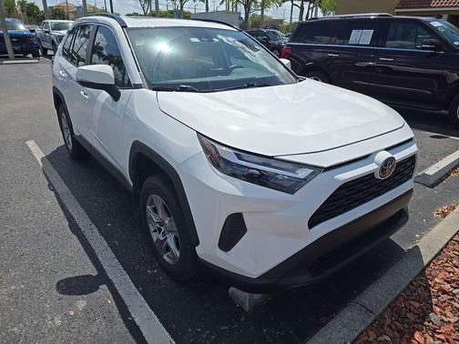Ice Cap 2023 Toyota RAV4 XLE