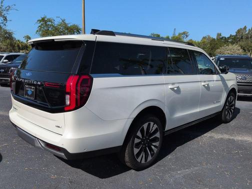 Star White Metallic Tri-Coat 2025 Ford Expedition Max Platinum