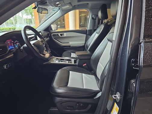 STONE BLUE METALLIC 2022 Ford Explorer XLT