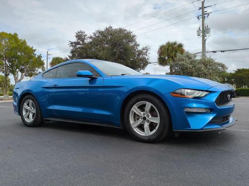 2021 Ford Mustang EcoBoost