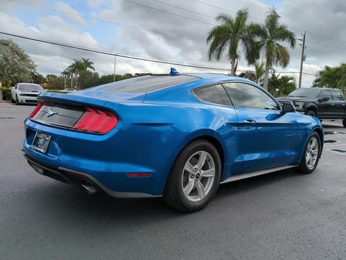 2021 Ford Mustang EcoBoost