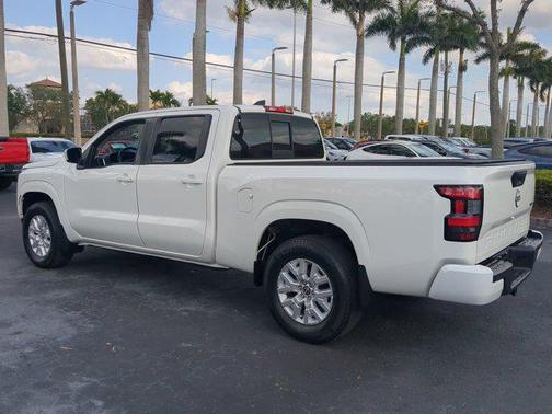 2022 Nissan Frontier SV