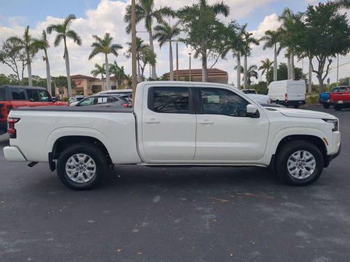 2022 Nissan Frontier SV