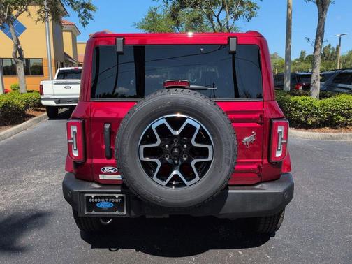 RUBY RED MET TNTD CLEARCOAT 2026 Ford Bronco Outer Banks