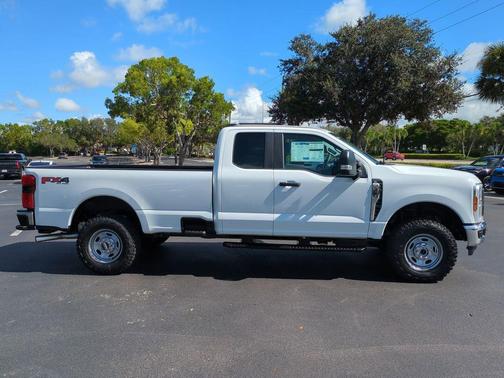 OXFORD WHITE 2026 Ford F-350 XL