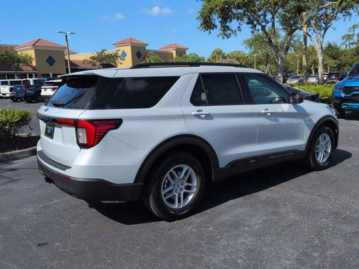 SPACE WHITE METALLIC 2026 Ford Explorer Active