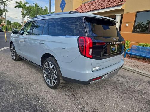 GLACIER GRAY METALLIC TC 2025 Ford Expedition Platinum