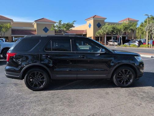 SHADOW BLACK 2018 Ford Explorer XLT