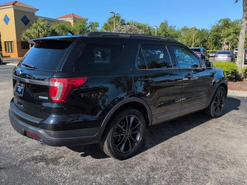SHADOW BLACK 2018 Ford Explorer XLT