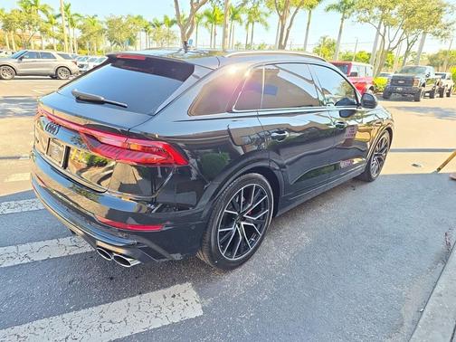 Mythos Black Metallic 2023 Audi SQ8 4.0T Premium Plus