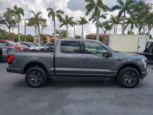 2025 Ford F-150 Lightning Flash