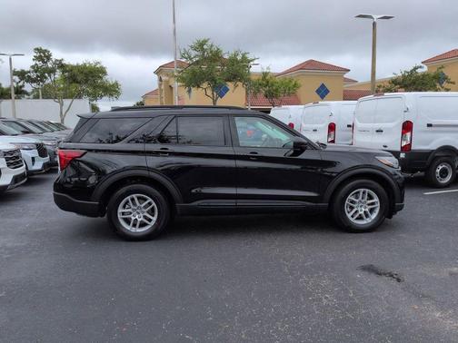 Agate Black Metallic 2026 Ford Explorer Active