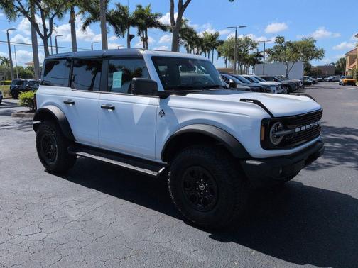 OXFORD WHITE 2026 Ford Bronco Outer Banks