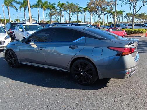 2022 Nissan Altima SR FWD