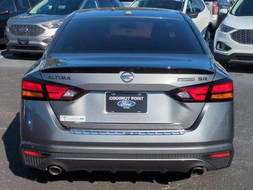 2022 Nissan Altima SR FWD