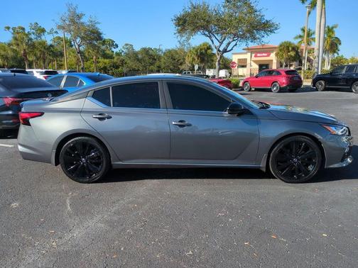 2022 Nissan Altima SR FWD