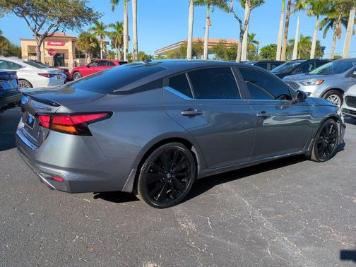 2022 Nissan Altima SR FWD