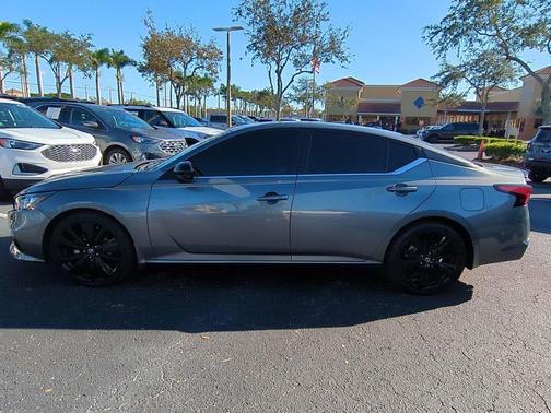 2022 Nissan Altima SR FWD