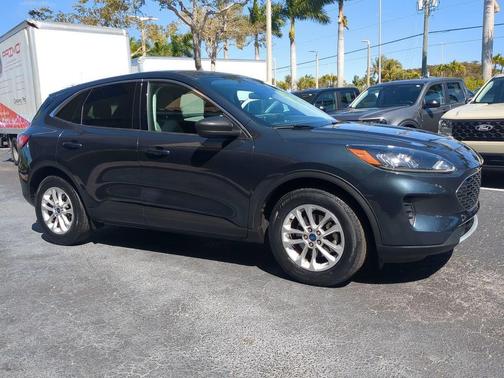 2022 Ford Escape SE