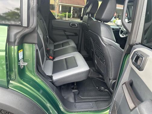 ERUPTION GREEN METALLIC 2024 Ford Bronco Black Diamond