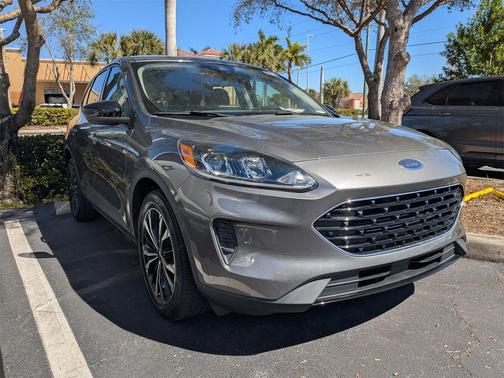 2022 Ford Escape SE