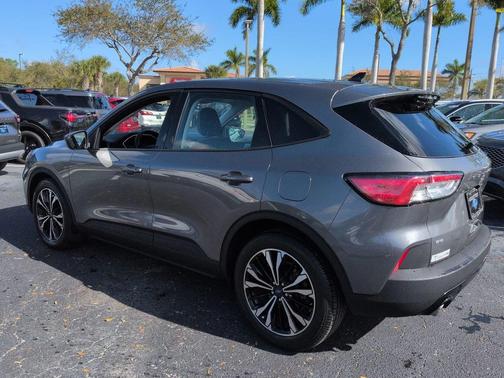 2022 Ford Escape SE