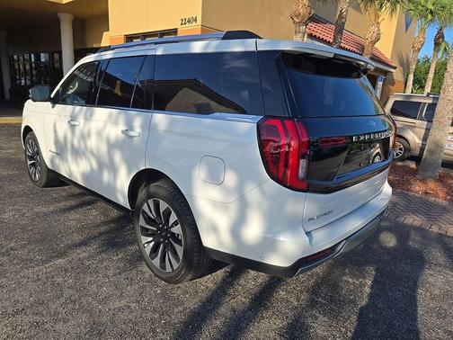 STAR WHITE MET TRI-COAT 2025 Ford Expedition Platinum
