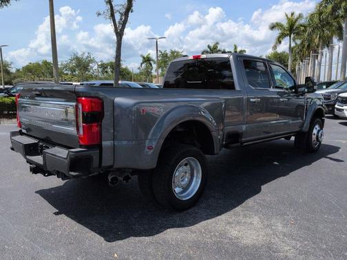 CARBONIZED GRAY 2024 Ford F-450 Platinum