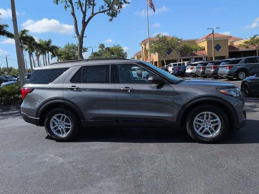 CARBONIZED GRAY METALLIC 2026 Ford Explorer Active