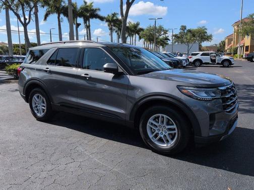 CARBONIZED GRAY METALLIC 2026 Ford Explorer Active