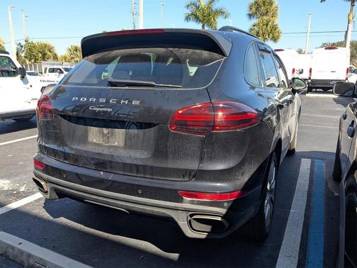 2017 Porsche Cayenne Platinum Edition