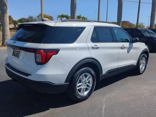 STAR WHITE MET TRI-COAT 2026 Ford Explorer Active w/200A Pkg