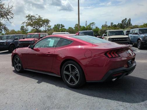 2025 Ford Mustang EcoBoost