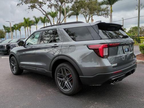 2025 Ford Explorer ST