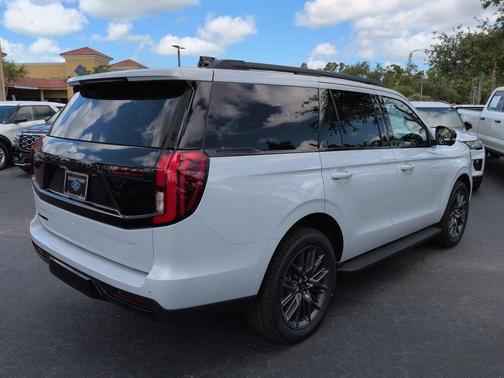 SPACE SILVER METALLIC 2026 Ford Expedition Platinum