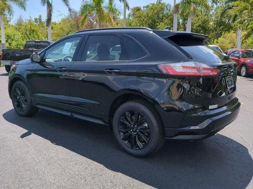 2023 Ford Edge SE
