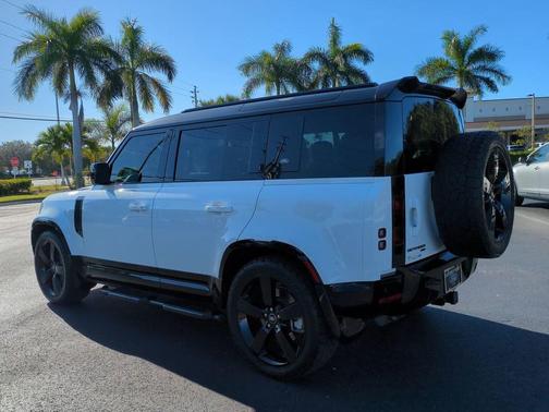 2023 Land Rover Defender 110 X-Dynamic SE