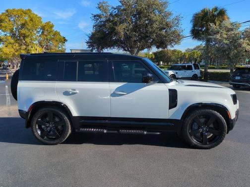 2023 Land Rover Defender 110 X-Dynamic SE