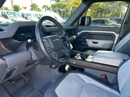 2023 Land Rover Defender 110 X-Dynamic SE