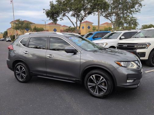 Gun Metallic 2018 Nissan Rogue SL