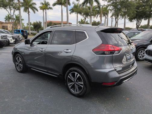Gun Metallic 2018 Nissan Rogue SL