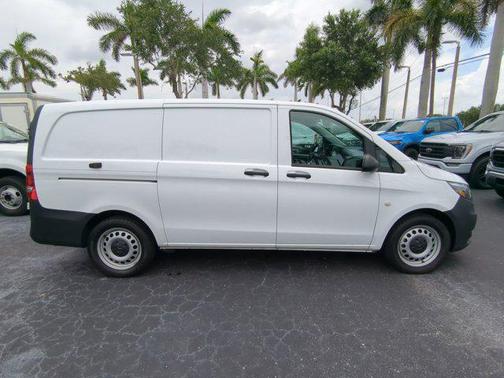 2023 Mercedes-Benz Metris Base