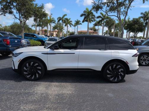 WHITE PLATINUM MET 3C 2025 Lincoln Nautilus Reserve