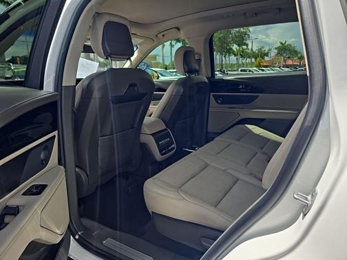 WHITE PLATINUM MET 3C 2025 Lincoln Nautilus Reserve
