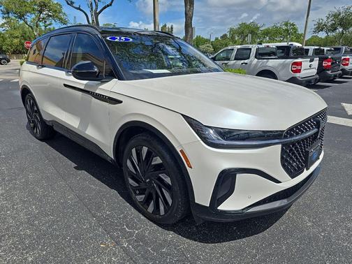 WHITE PLATINUM MET 3C 2025 Lincoln Nautilus Reserve